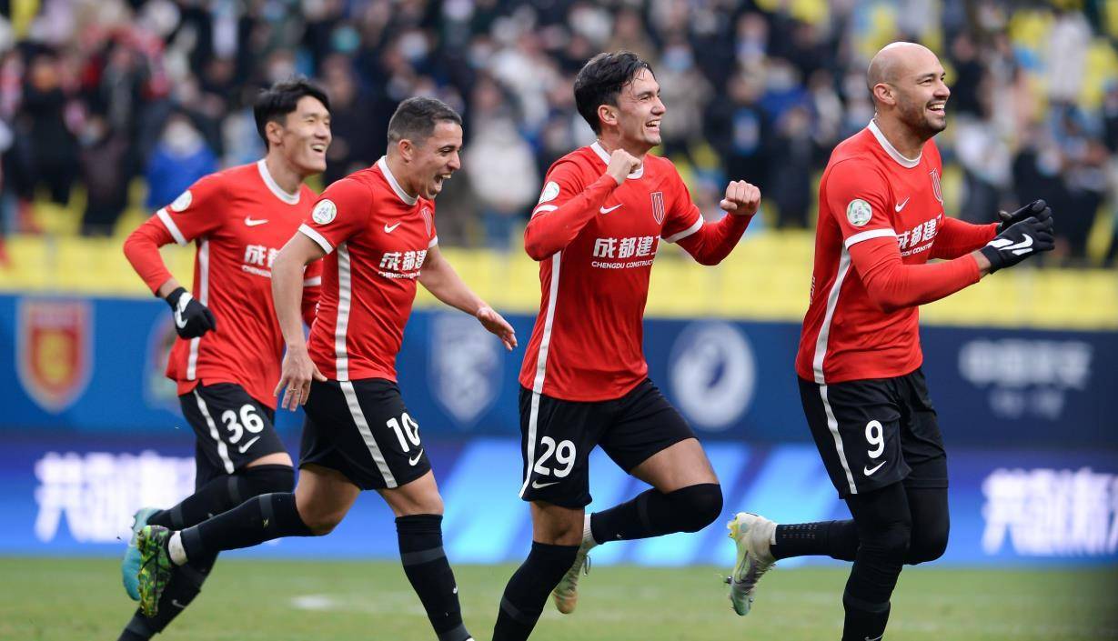 包含姑苏雪豹队鏖战江畔暴熊队，举重热身赛险胜，核心复出即建功。球迷期待下一战的词条