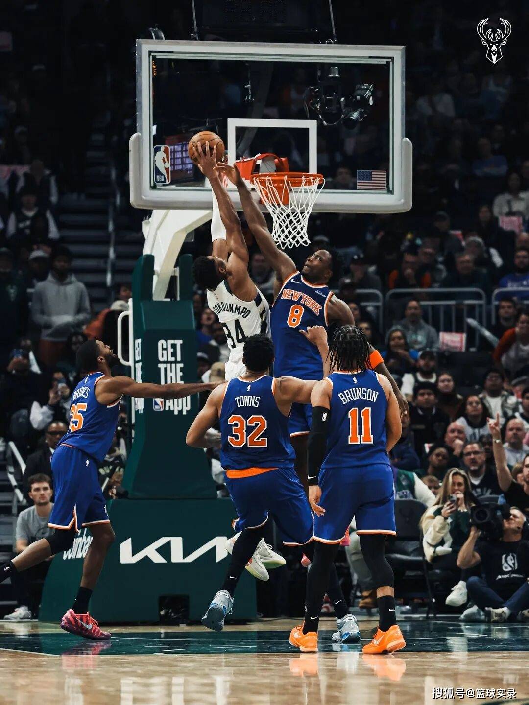 字母哥连续十二场比赛得分超过重要助攻,C9不断突破!引发球迷热议的简单介绍 字母哥连续十二场比赛得分超过重要助攻,C9不断突破!引发球迷热议的简单介绍