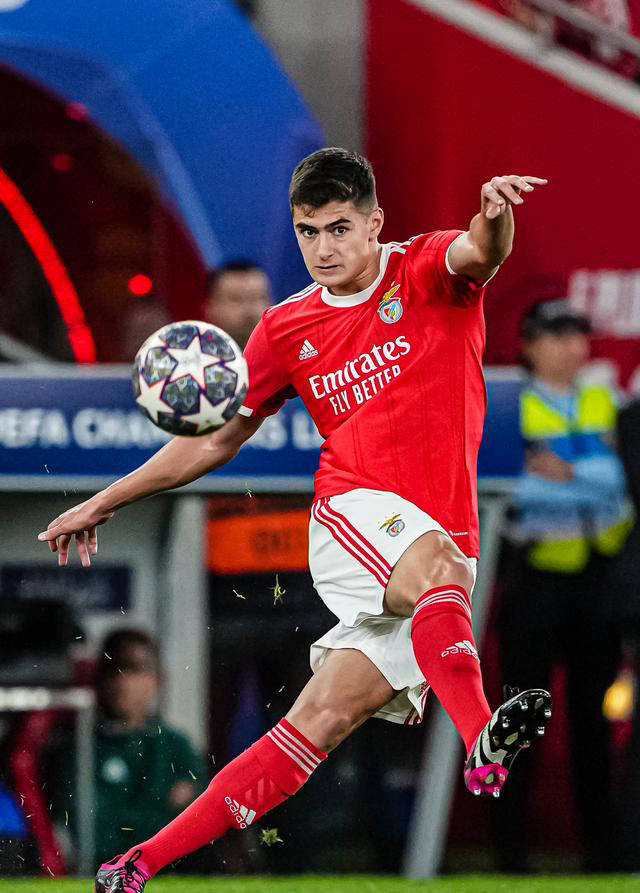 包含西亚卡姆新星反败为胜表现突出，利物浦前途光明！上演精彩一战的词条