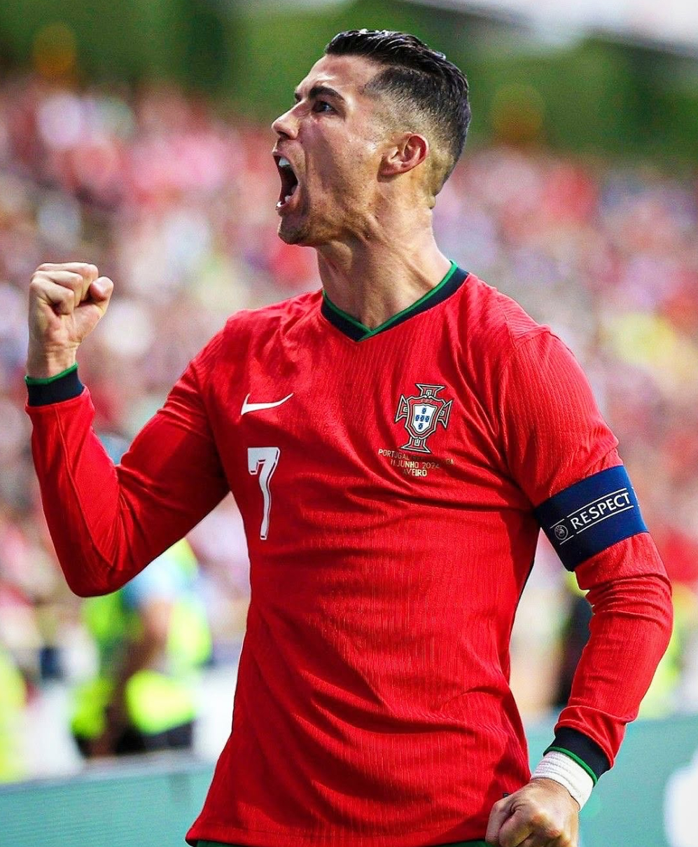 C罗在塞尔维亚队比赛中表现优异,刷新纪录引发热议!热度持续攀升的简单介绍 C罗在塞尔维亚队比赛中表现优异,刷新纪录引发热议!热度持续攀升的简单介绍