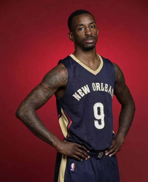 包含皇家马德里训练开放日;赛前刷新队史纪录引欢呼;全明星赛在即;阵容厚度经受考验的词条 包含皇家马德里训练开放日;赛前刷新队史纪录引欢呼;全明星赛在即;阵容厚度经受考验的词条