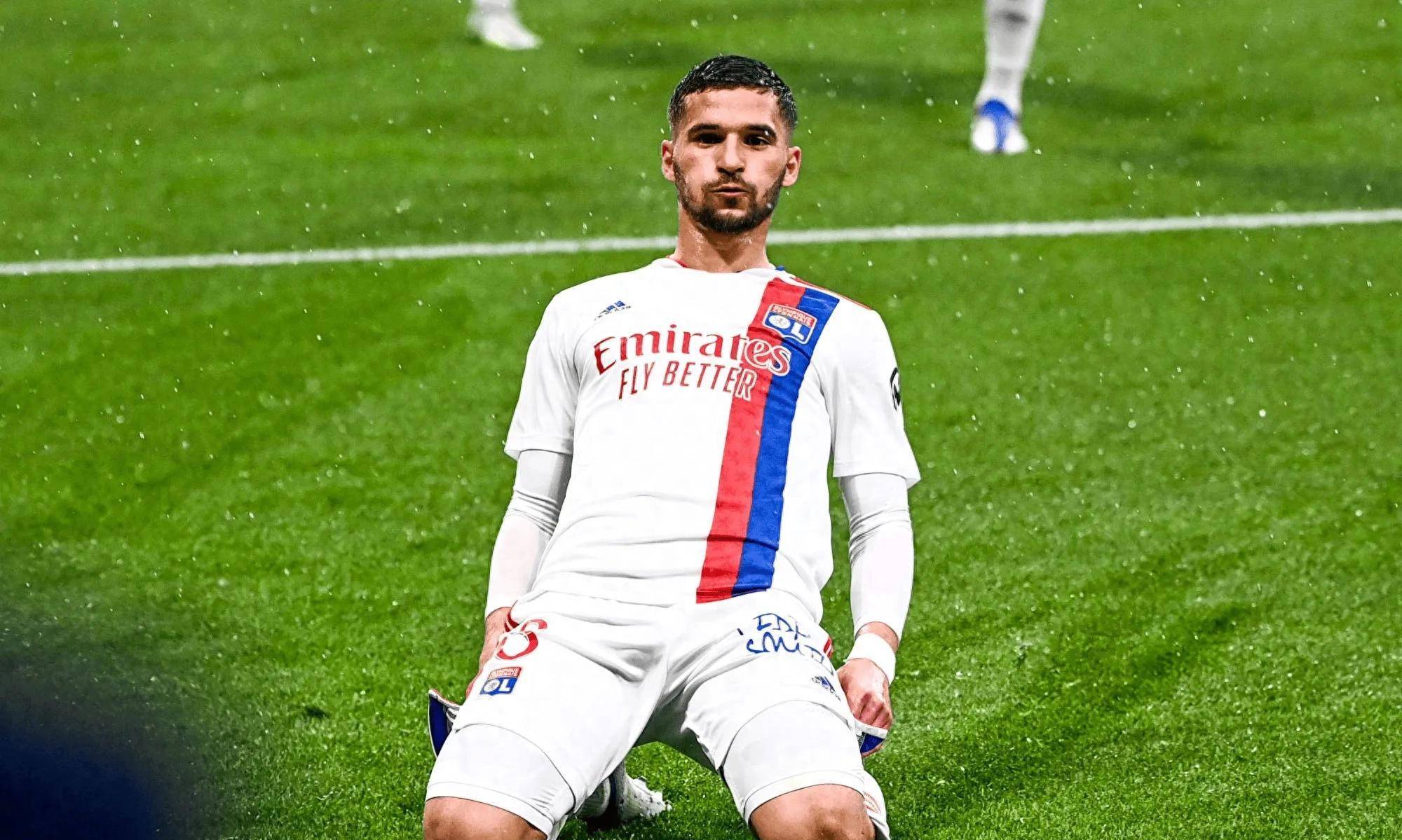 清晨欧联焦点战，埃因霍温单刀错失，底气十足，年轻球员得到机会的简单介绍