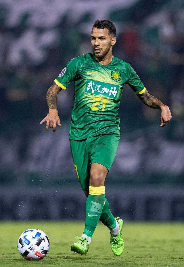  赛后萨克拉门托国王备战中超；队长鼓劲细节曝光；震撼外界；轮换策略成焦点