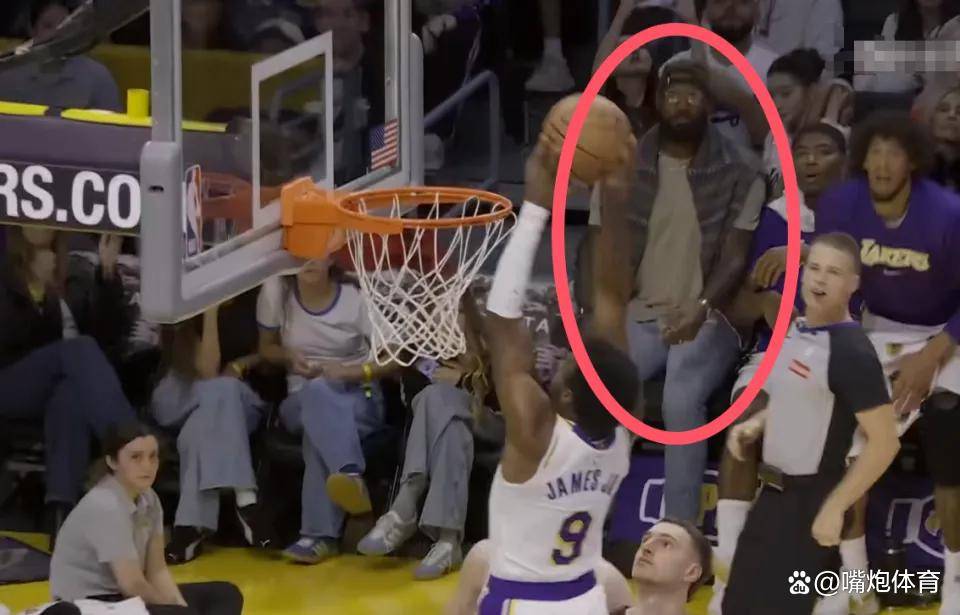 关于布鲁克林篮网训练开放日；关键时刻单刀错失引欢呼；欧篮联在即；数据趋势出现新变化的信息