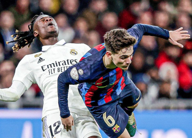  姆巴佩大爆发独造4球 